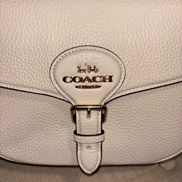 NWOT Coach Amelia Saddle Bag Color Chalk with Adjustable Strap and Snap Closure - Picture 3 of 10
